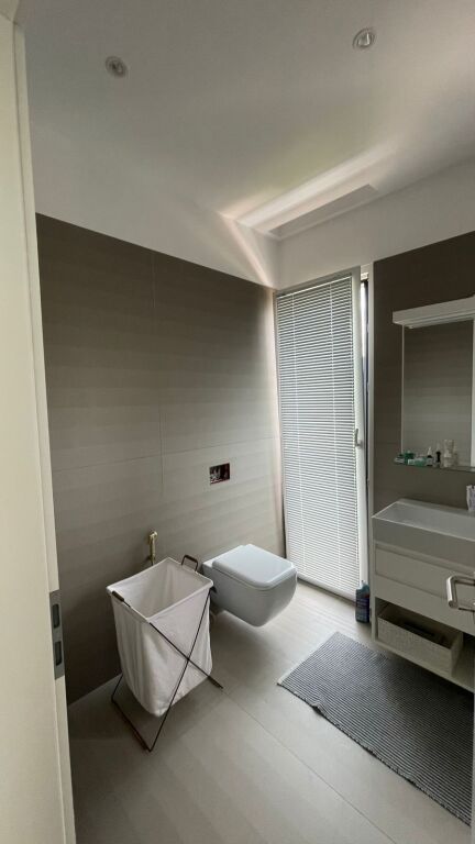 Shitet, Vilë Moderne, Vishnjë, Tiranë – 1,200,000€ | 750 m² truall | 250 m² ndërtim