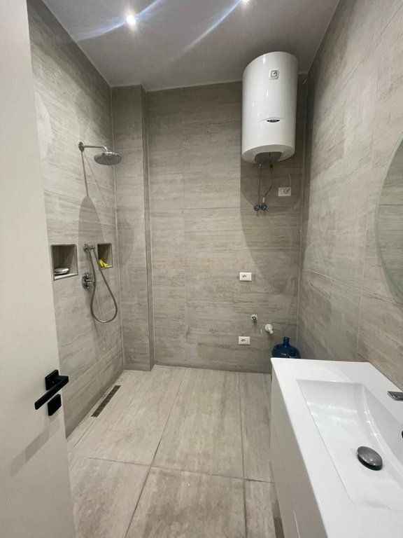 Apartament 2+1 Me Qira në Qender te Durrësit !