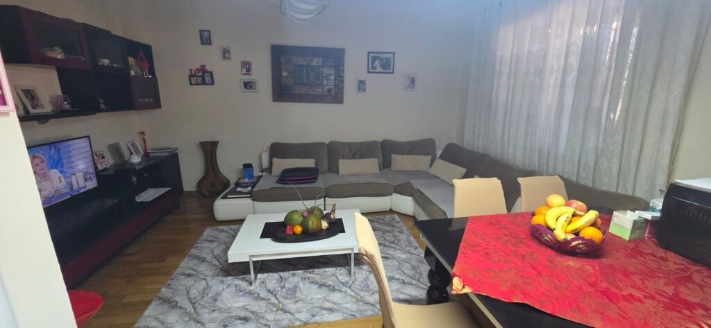 Shitet apartament 1+1 ne Kombinat