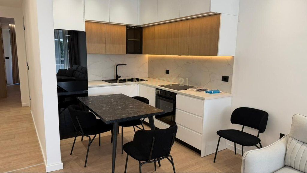 Apartament luksoz 2+1+2+garazh per qira tek White Hill Residence!