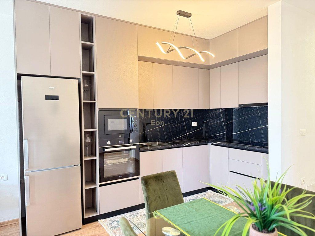 Apartament 2+1+2 Me Qira me Pamje Deti, Vollga Durrës - 900€ | 100 m²