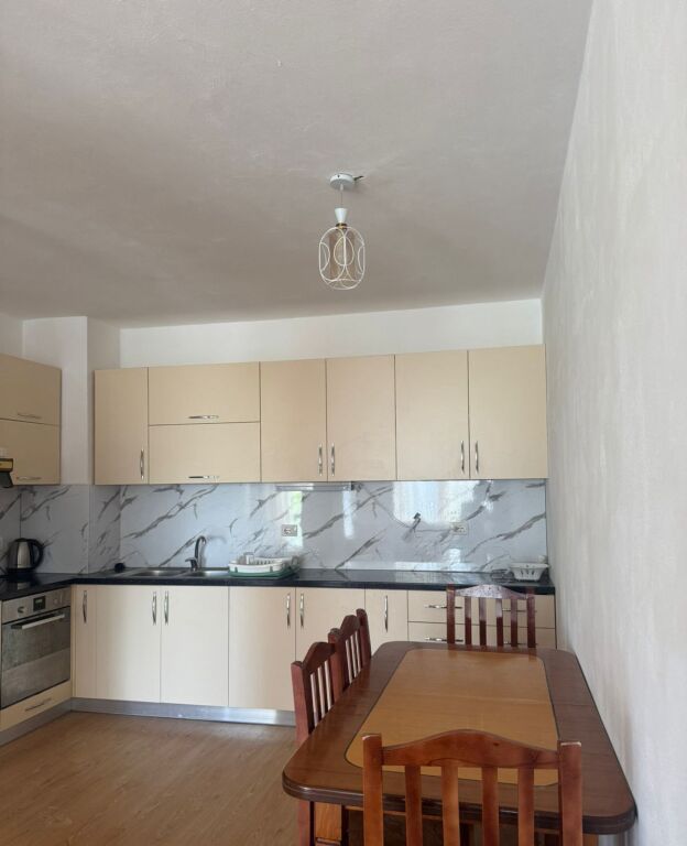 Qera | Apartament 3 + 1 | Rruga 5 Maji | 500 €/muaj