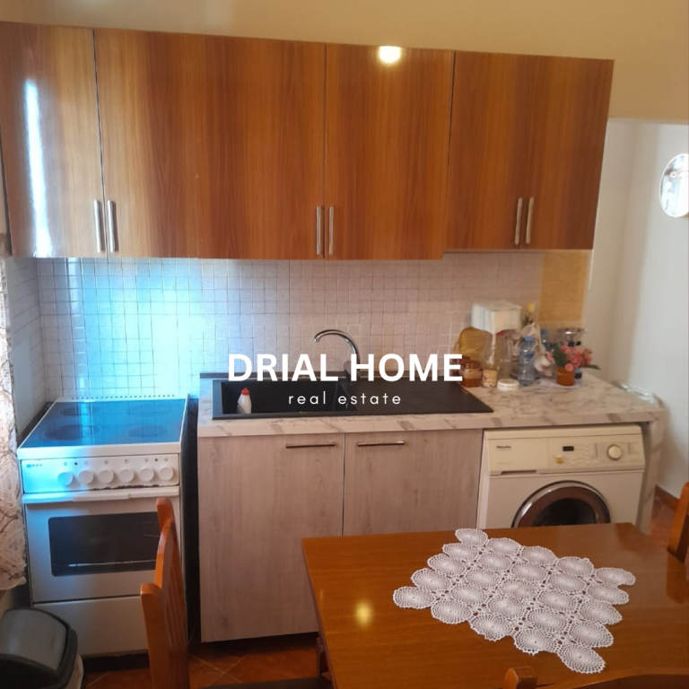 Apartament me qera 1+1
