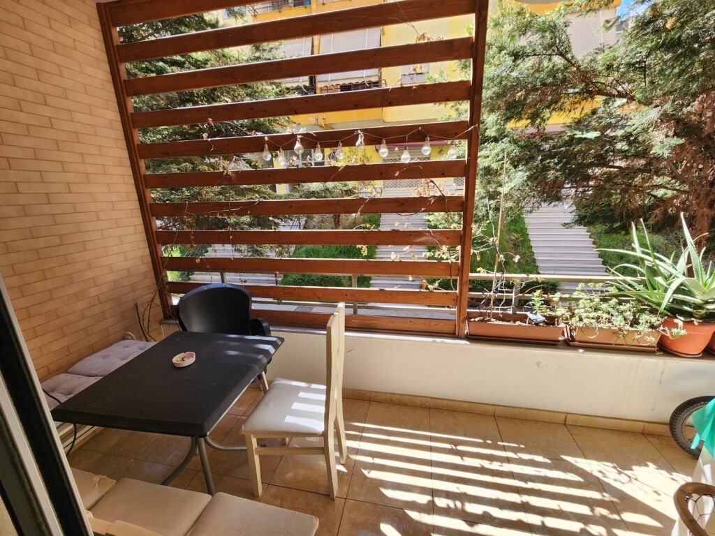 Jepet me qira 2+1+2 Rruga Hamdi Sina 750€