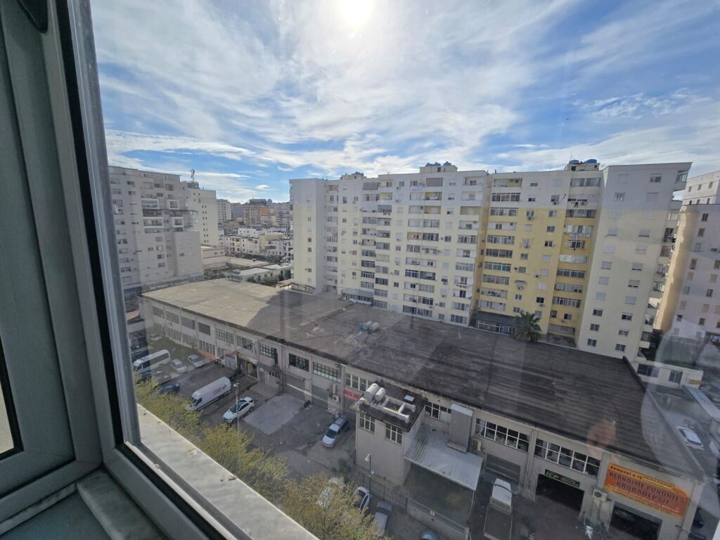 Shitet, Apartament 2+1+2, Pranë Ish URT – Durrës.