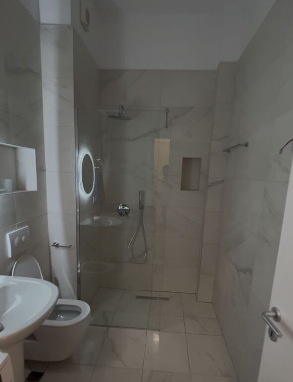 🏢Laprake,Kompleksi Aura jepet me qera apartament1+1,i sapo mobiluar.55,000Leke