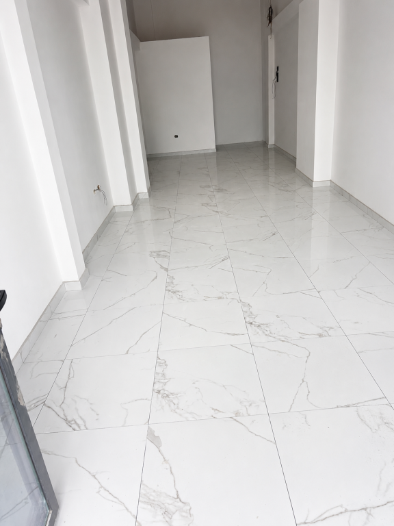📣Locale commerciale open space in affitto in Via Dritan Hoxha!