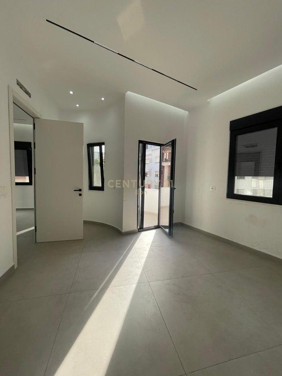 Apartament 2+1 Me Qira në Qender te Durrësit !