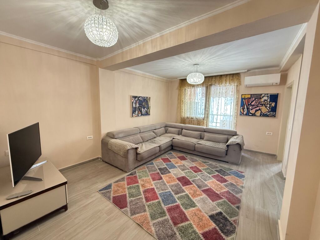 SHESIM APARTMENT 1+1 TE BULEVARDI ZOGU I PARE!