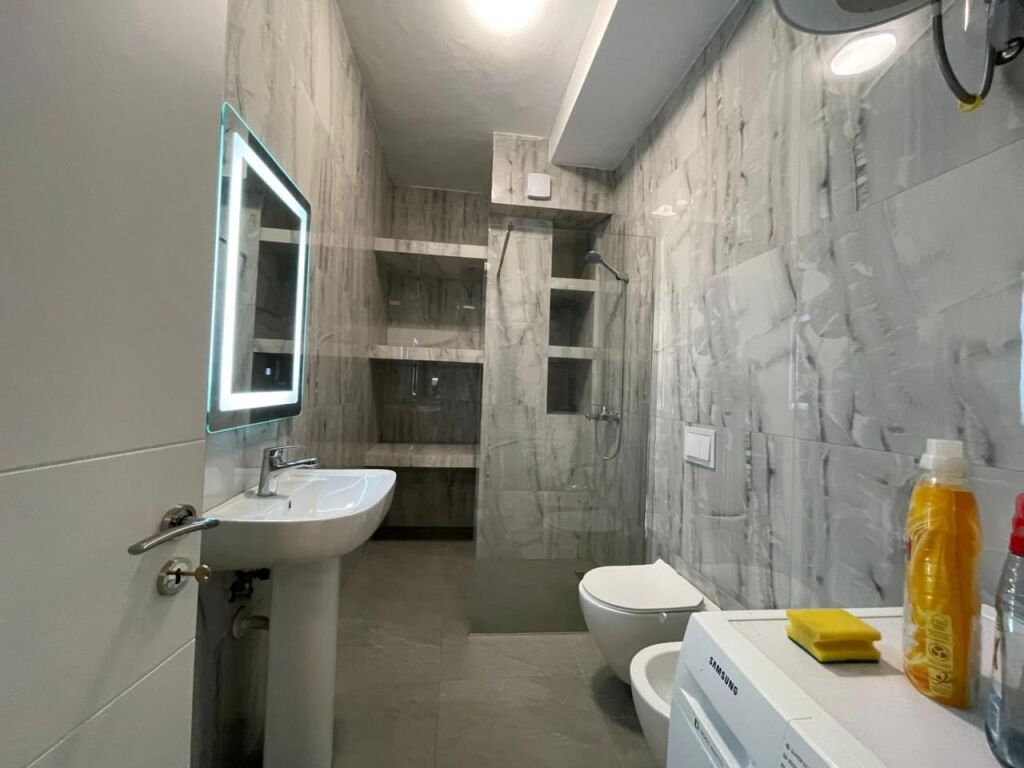 Appartamento 1+1 in affitto presso Komun e Parisit.