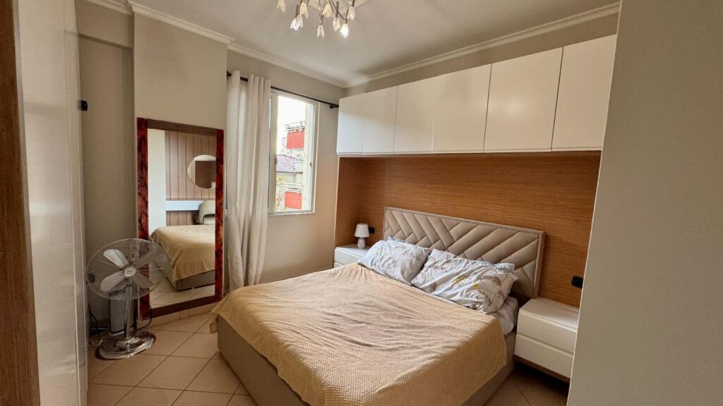 🏢Kodra e Diellit prane Kopshtit Sirena  jepet me qera apartament 2+1,i mobiluar. 700Euro