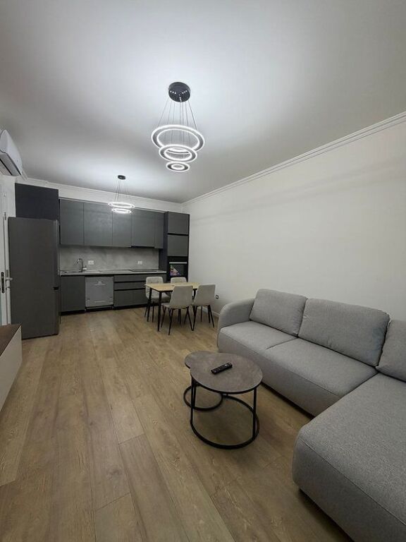 Apartament 1+1 per qira tek Kika 2 tek Komuna e Parisit.