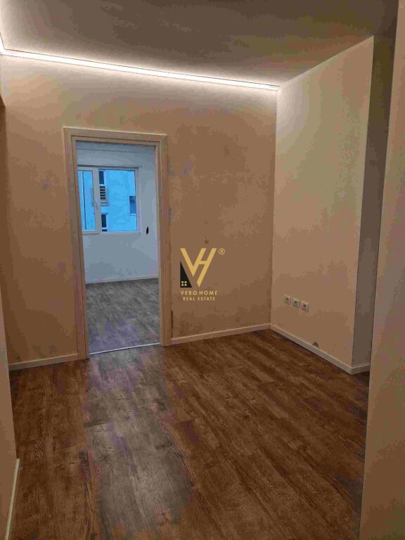 JEPET ZYRE 75 M2 ME QERA TEK E88, RR.DRITAN HOXHA 65.000 LEKE