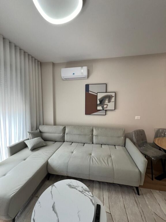 Jepet me qera apartament 1+1