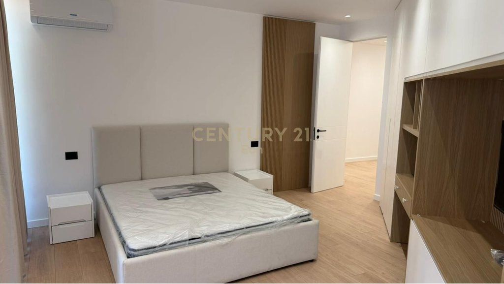Apartament luksoz 2+1+2+garazh per qira tek White Hill Residence!