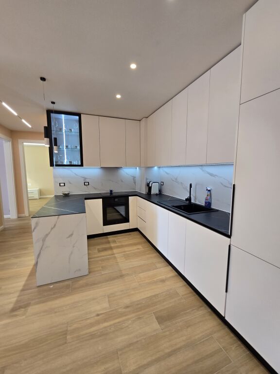 🏡 Jepet Apartament 2+1 me Qira te Kompleksi Delijorgji – Godinat e Reja