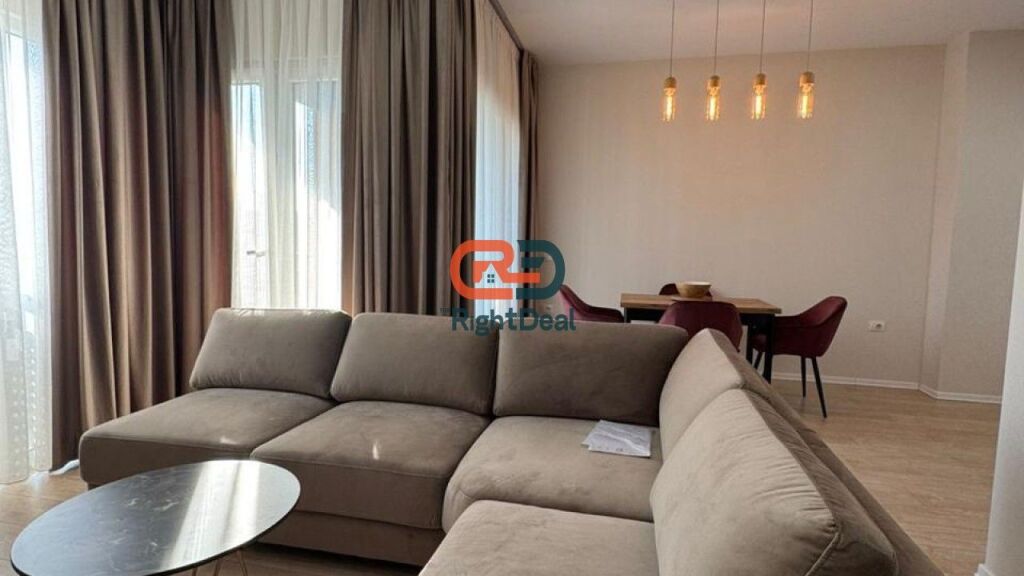 Tek Liqeni Artificial, Ne Rrugen E Kosovareve, Jepet Me Qira Apartament 2+1+2 Dhe Parking !!