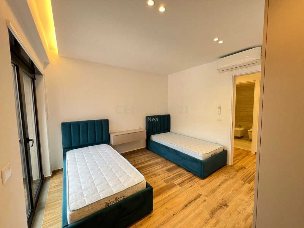 Appartamento 2+1+2 con posto auto in affitto a Kodra e Diellit 2! 1.200 € /Mese