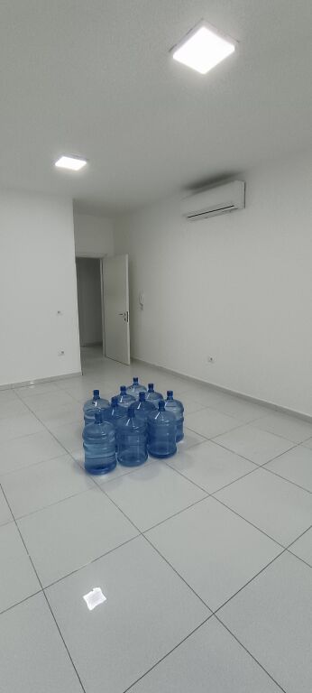 Jepet me qira ambient per zyre tek Kika 2