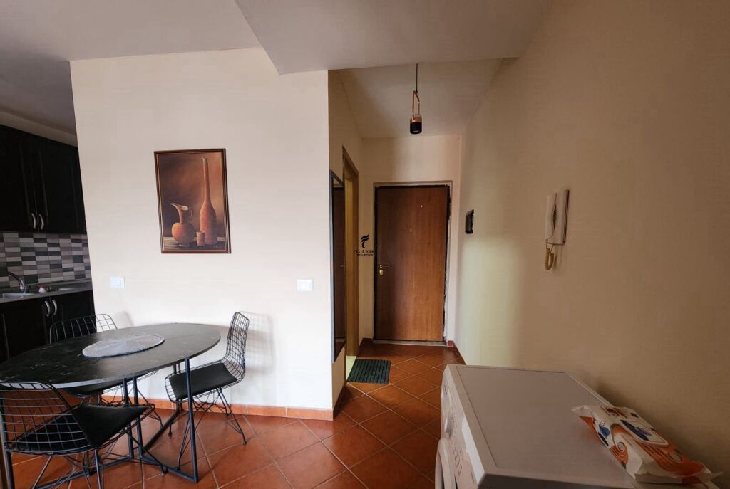 APARTAMENT ME QERA 1+1 RRUGA E KAVAJES 45.000 LEKE FH-76169