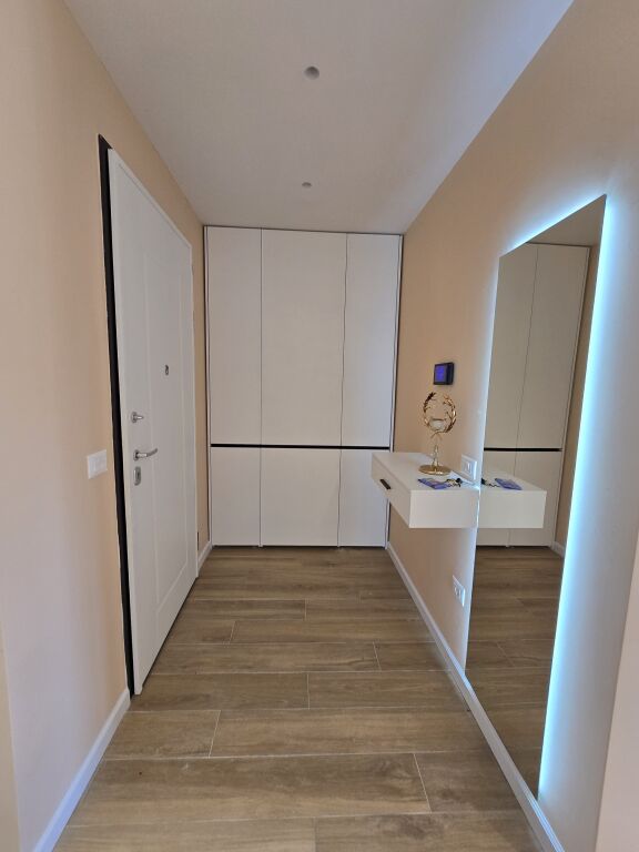 🏡 Jepet Apartament 2+1 me Qira te Kompleksi Delijorgji – Godinat e Reja