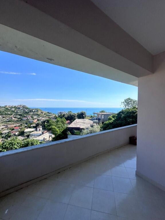 VILLA WITH 3 FLOORS FOR SALE IN THE CURRILAVE AREA, DURRES