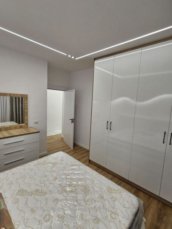🏡 Shitet apartament 2+1 te Pallatet Çabej