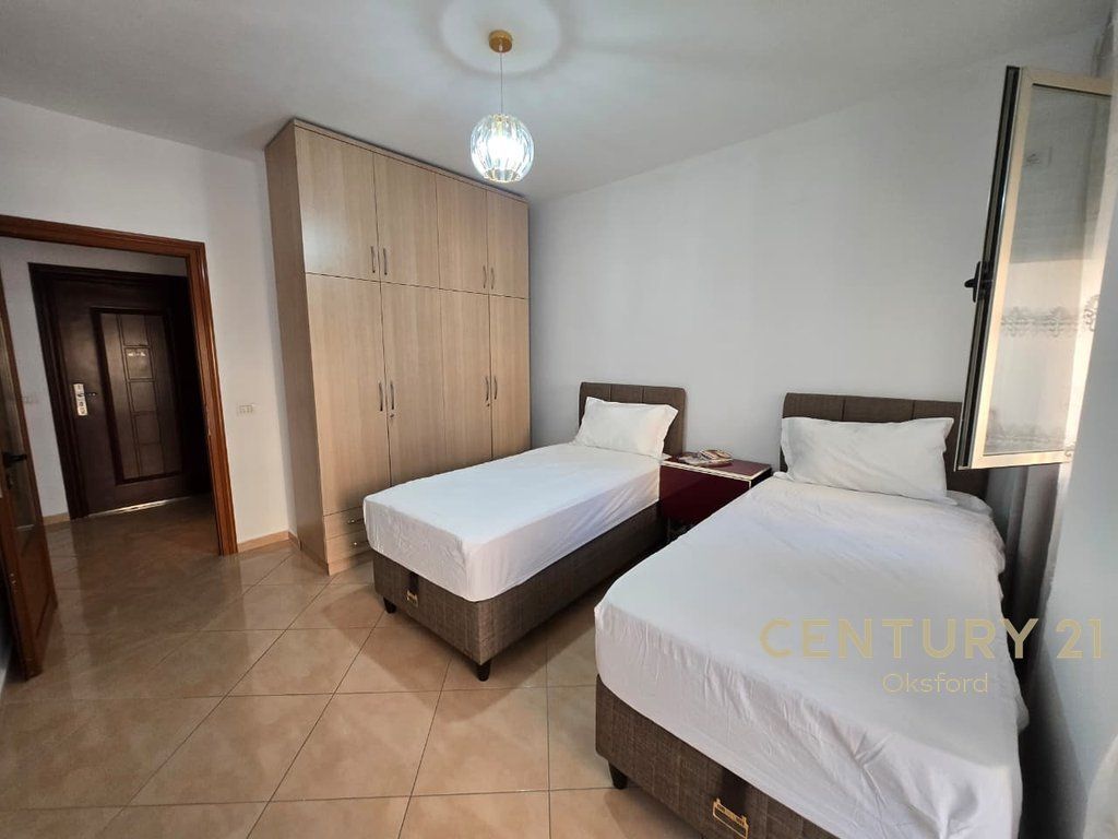 APARTAMENT 1+1 ME QIRA NE YZBERISHT PALLATET DILO!