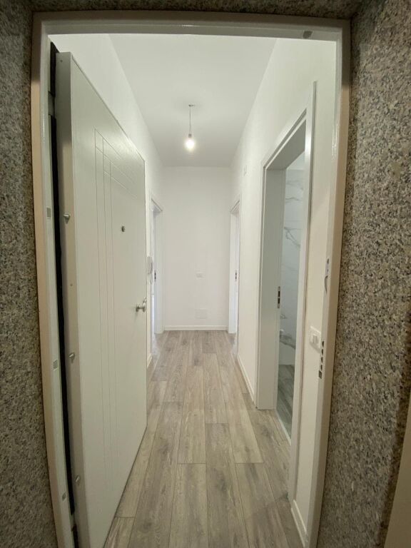 Office for rent 1+1 at the Paris Commune (ID BZ2760) Tirana