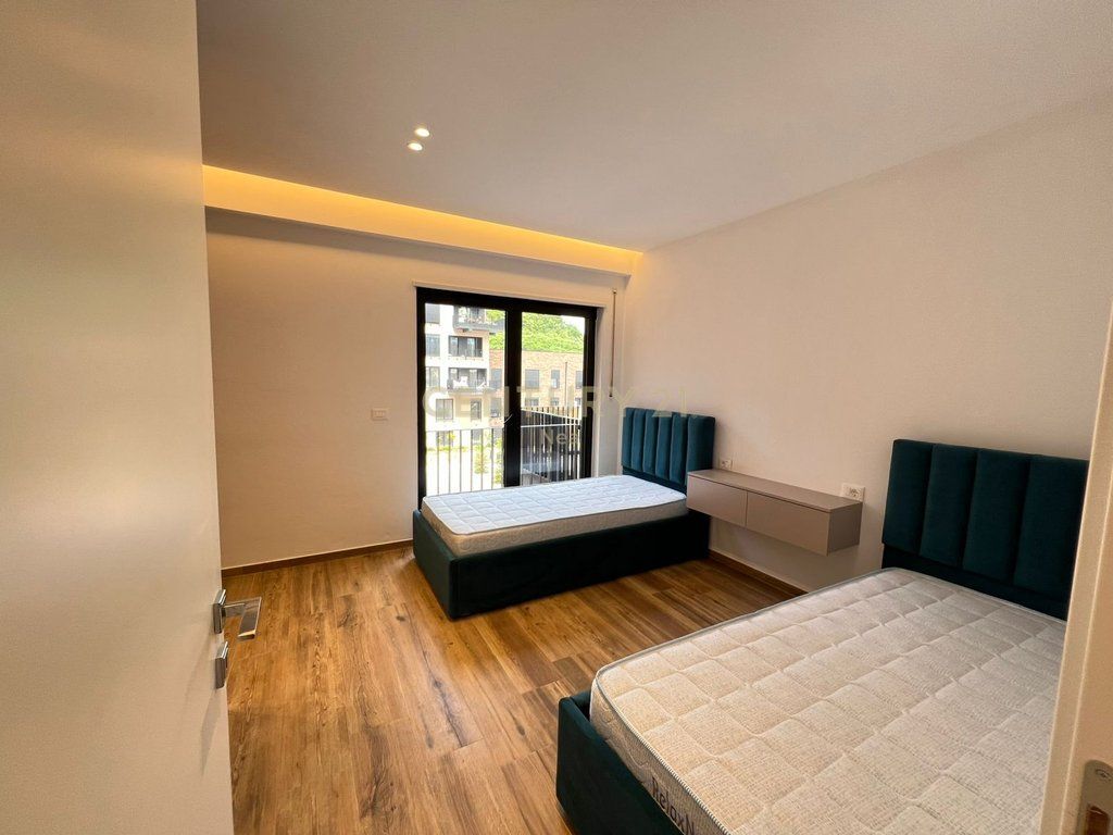 Appartamento 2+1+2 con posto auto in affitto a Kodra e Diellit 2! 1.200 € /Mese