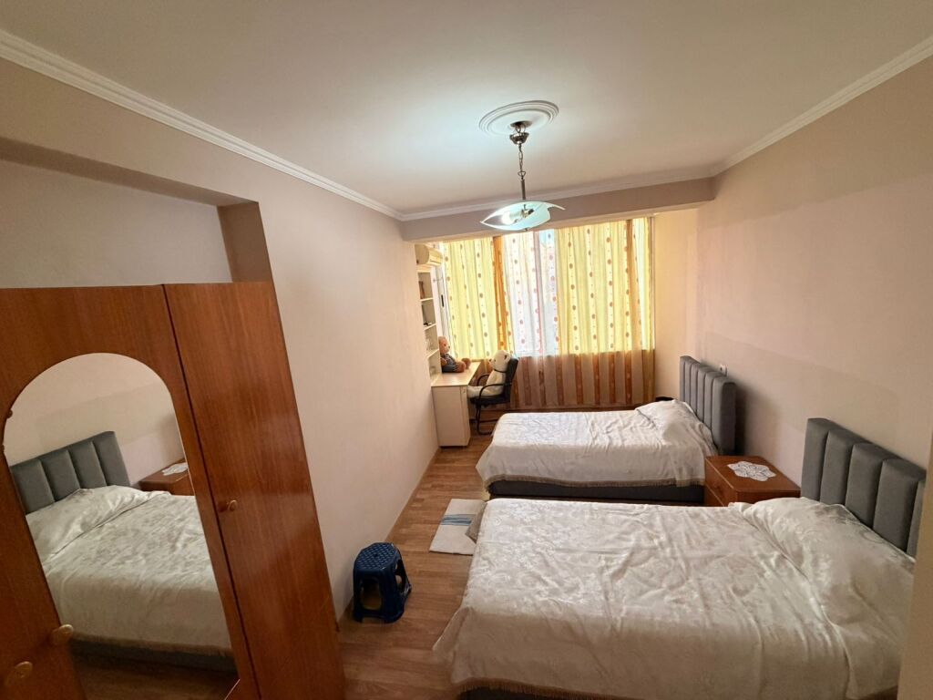 Apartament 3+1 për Shitje në Astir Rruga Foto Xhavella
