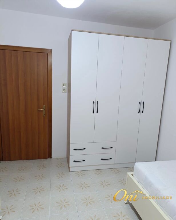 JEPET APARTAMENT ME QERA 2+1 MISTO MAME