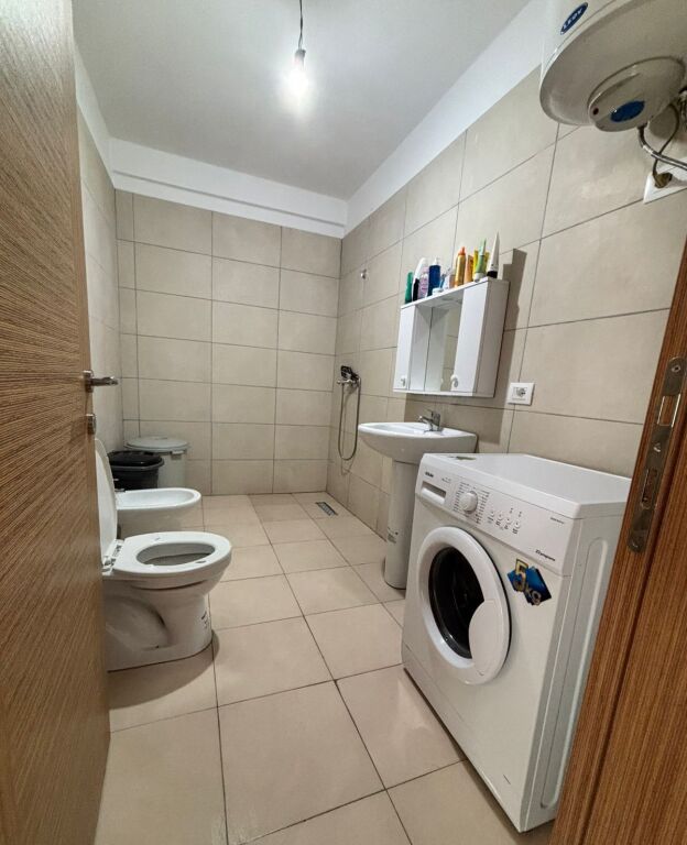 Qera | Apartament 3 + 1 | Rruga 5 Maji | 500 €/muaj