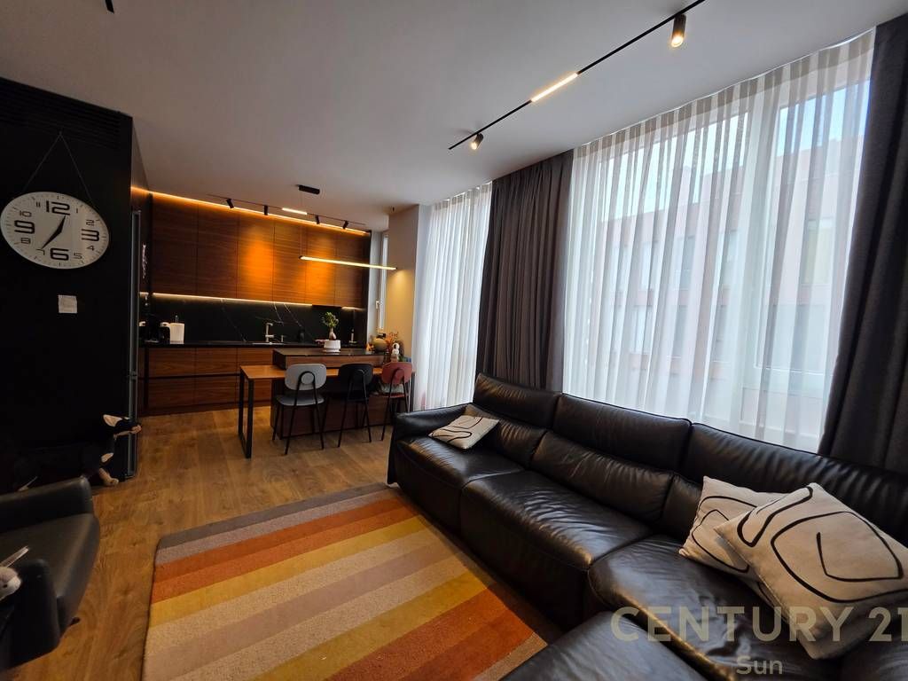 VENDESI APPARTAMENTO 2+1 + POSTO AUTO NEL NUOVO BOULEVARD 250,000 €