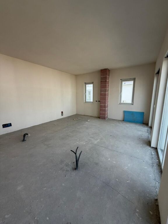 🏡 Villa di Lusso con Piscina in Vendita – Rolling Hills 2