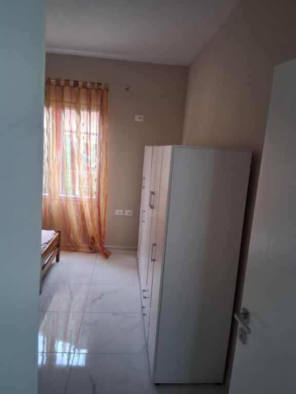 Rent | Shtëpi private 3 + 1 | Rruga e Elbasanit | 550 €/month