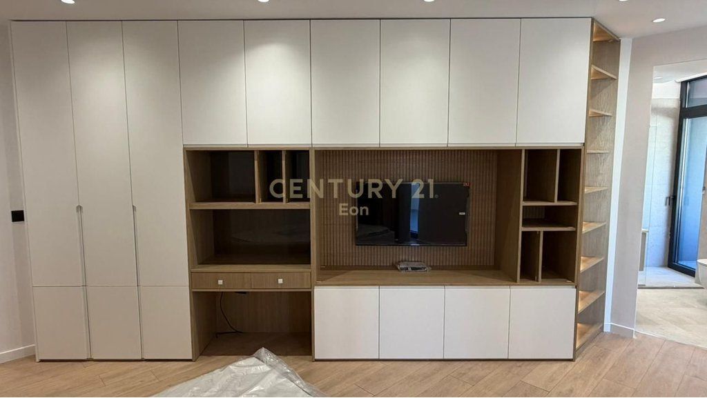 Apartament luksoz 2+1+2+garazh per qira tek White Hill Residence!