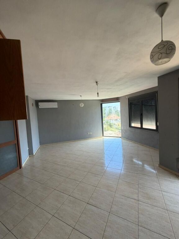 Appartamento 3+1 in affitto – Astir (vuoto) !