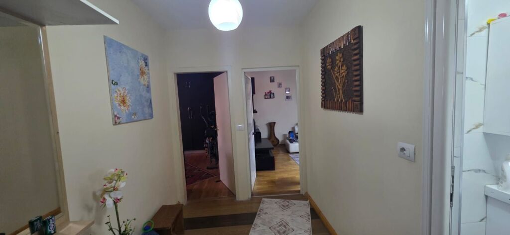 Shitet apartament 1+1 ne Kombinat