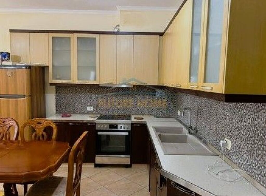 In vendita, Appartamento 2+1+2, Bivio di Kamza, Tirana