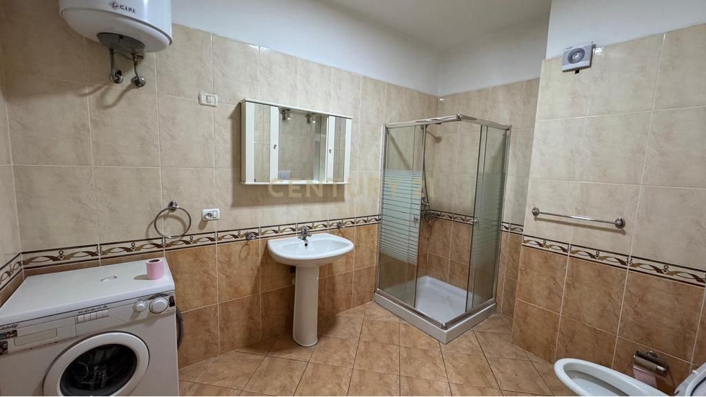 JEPET ME QIRA APARTAMENT 2+1+2 PRANE RRUGES SE RE TE PORTIT!