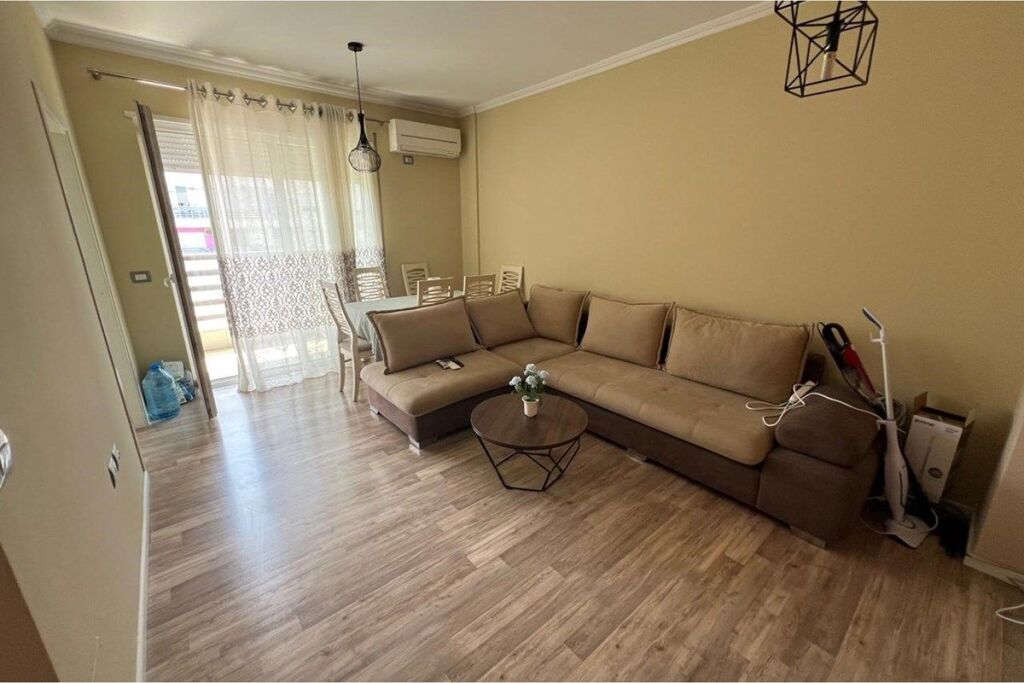 Apartament 1+1 me Qira ne Porcelan