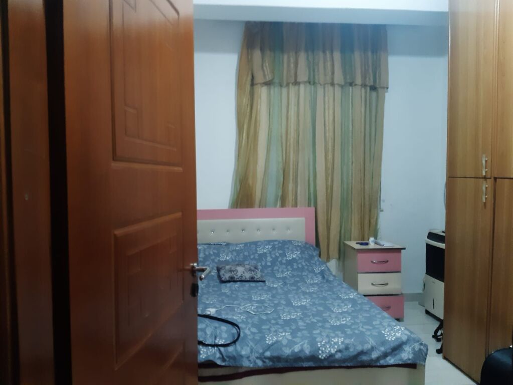 Jepet me qira 1+1 e mobiluar kati i dytë shtëpi private në Astir 30,000 L/muaj.