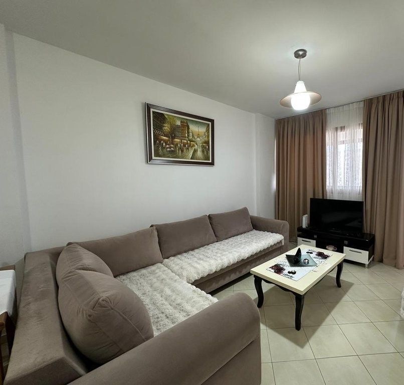Apartament 1+1 per shitje prane Kompleksit Grand, Tregu Elektrik!