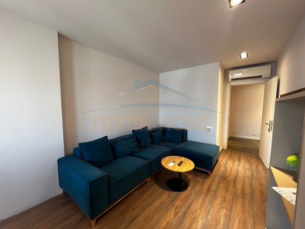 VENDESI APPARTAMENTO 3+1, RING CENTER, ZOGU I ZI