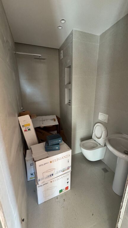 Affittasi 2+1+2+veranda Don Bosko dopo Vizion Plus 800€