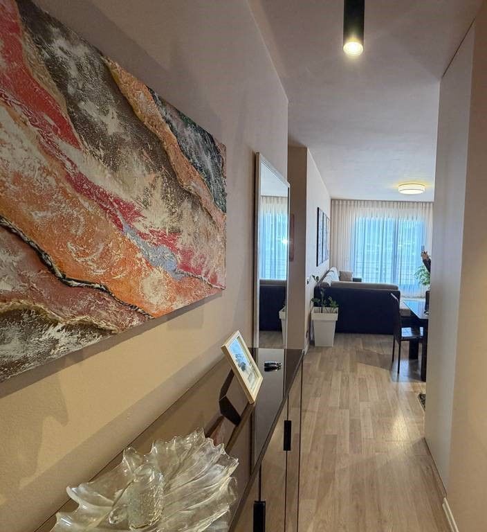 Apartament komod 1+1 me qira !