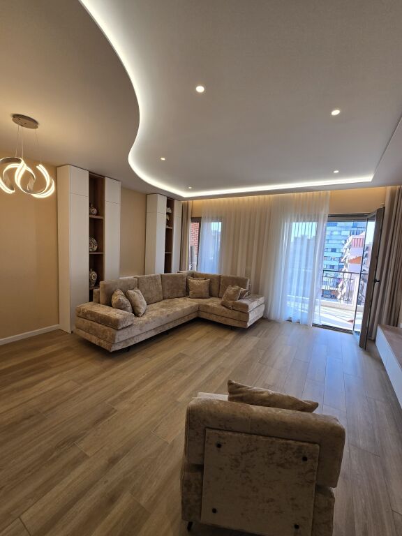 🏡 Jepet Apartament 2+1 me Qira te Kompleksi Delijorgji – Godinat e Reja