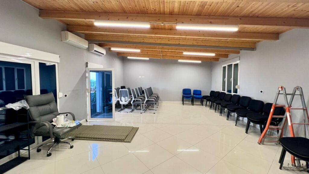 Premium Office for Rent⚜️: 3 Office Spaces + 1 Veranda📍Rruga e Kavajës (Near Esp Oil, Roadside) - Area 200m² - 3000€/Month || Super Total Privacy