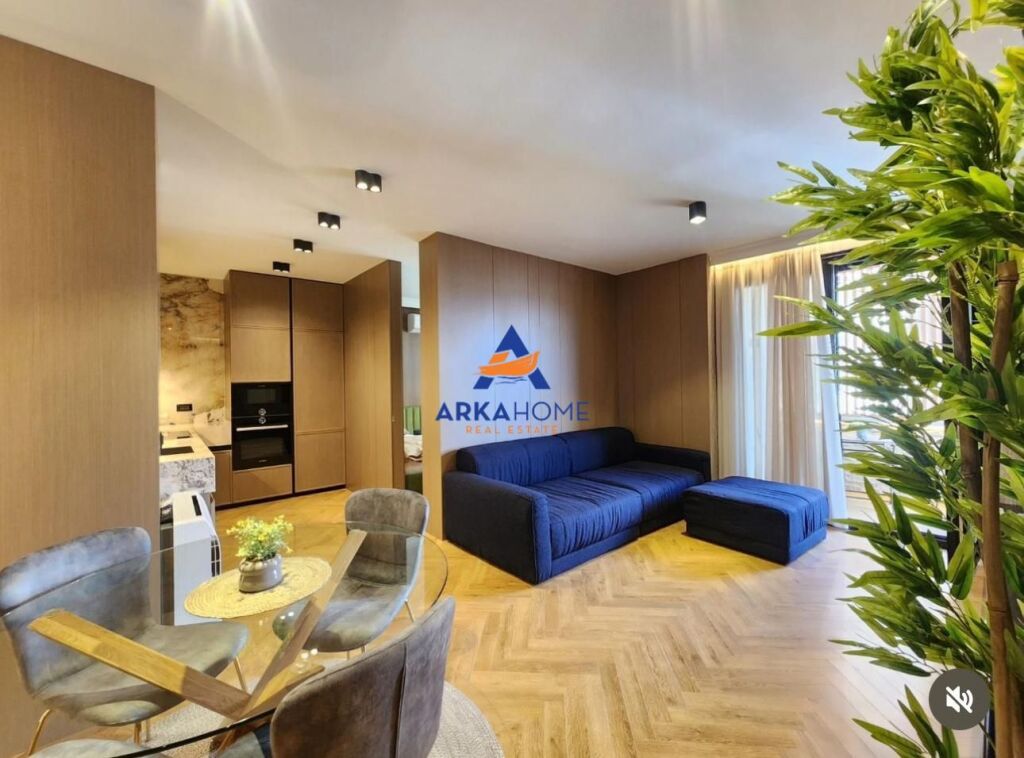 JEPET ME QERA APARTAMENT 2+1+BALLKON "ISH EKSPOZITA – MBI PASTICERI VITTORIA" 120.000 LEKE